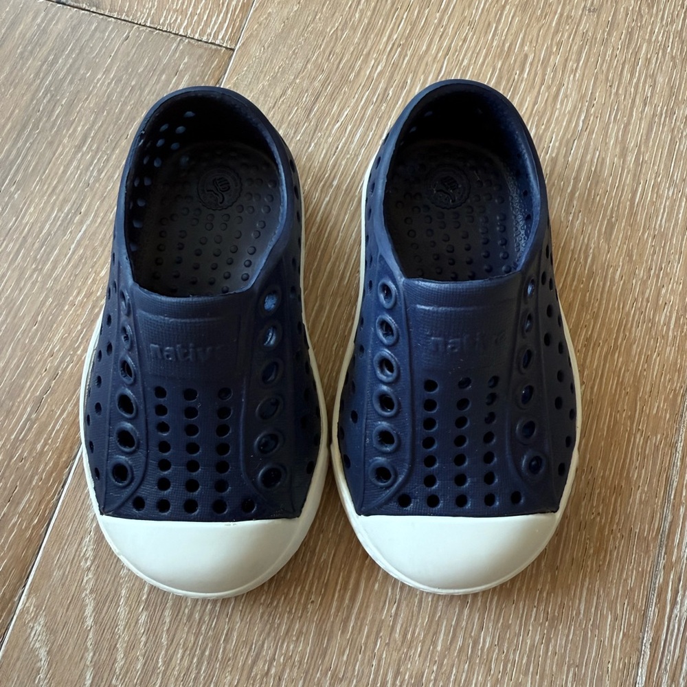 Native size C4 Kids Shoes in Navy and White
